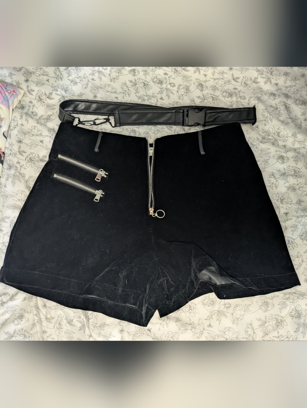 Lychee Kpop Style High Waisted Shorts Velvet